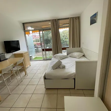 06u - Beautiful In - Swimming Pool And Tennis Court Apartment