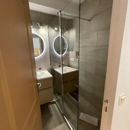 06u - Beautiful In - Swimming Pool And Tennis Court Apartment